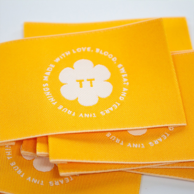 Étiquettes premium 40mm avec logo Étiquettes premium 40mm avec logo