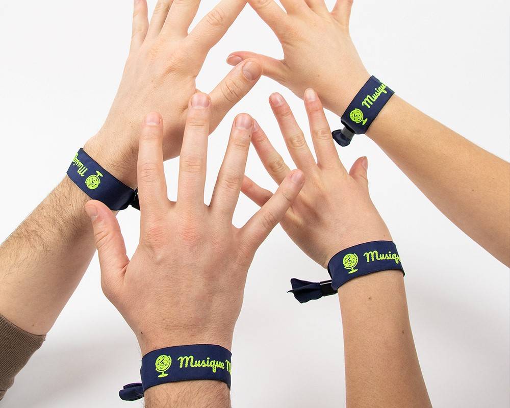 Bracelet pour concert logo