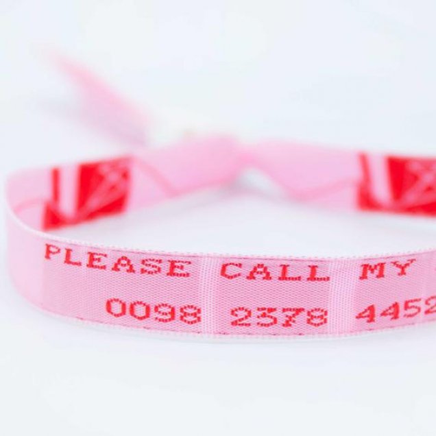 polsbandje kids met gsm nr  SOS polsbandje met plastic sluiting